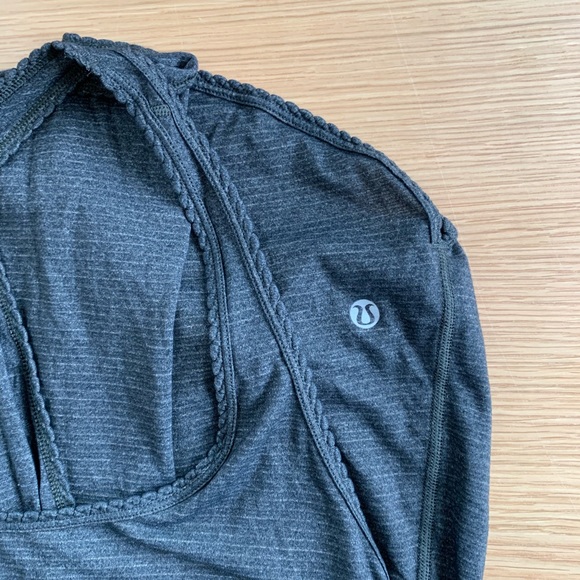 lululemon athletica Tops - Lululemon 105 F Singlet Tank with Scalloped Edge